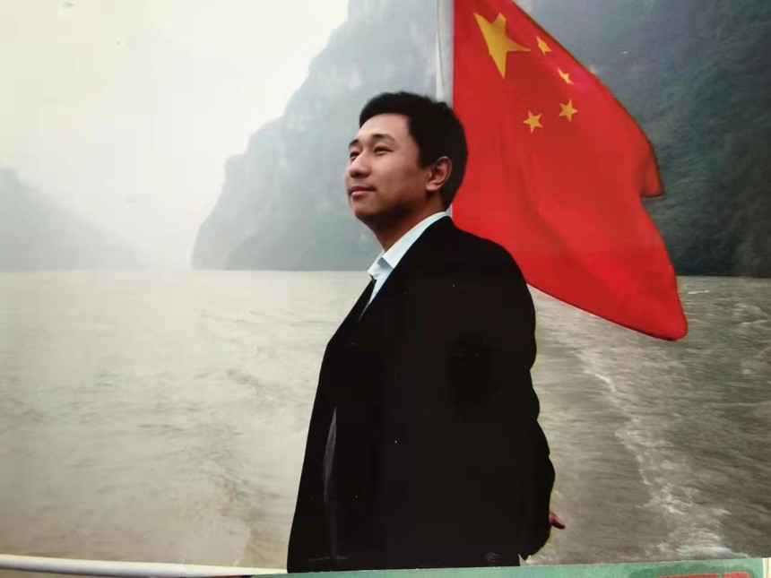 殷国俊.jpg